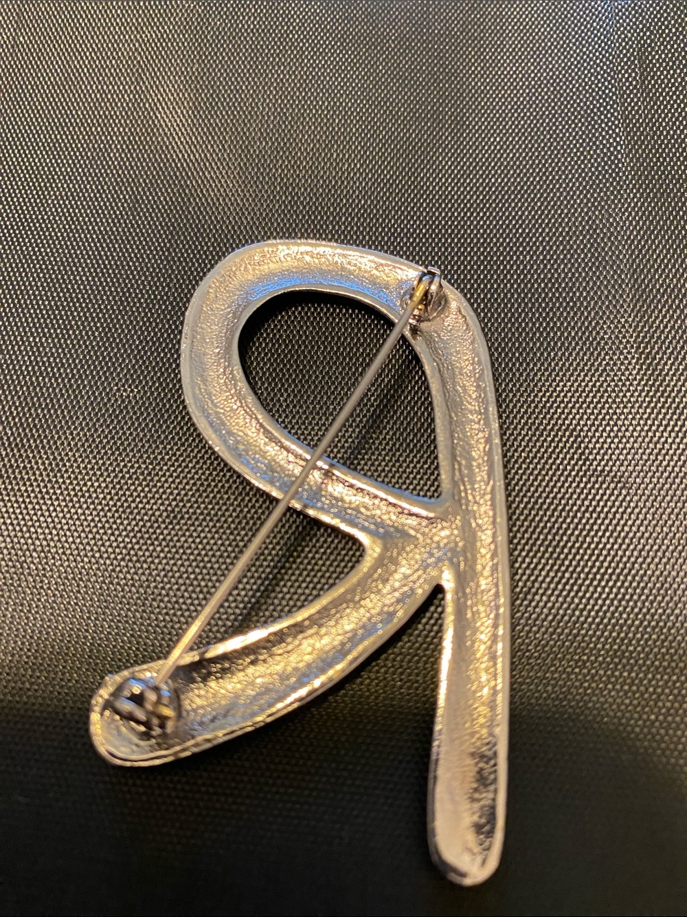 Letter R Pin - Picture 3 of 6